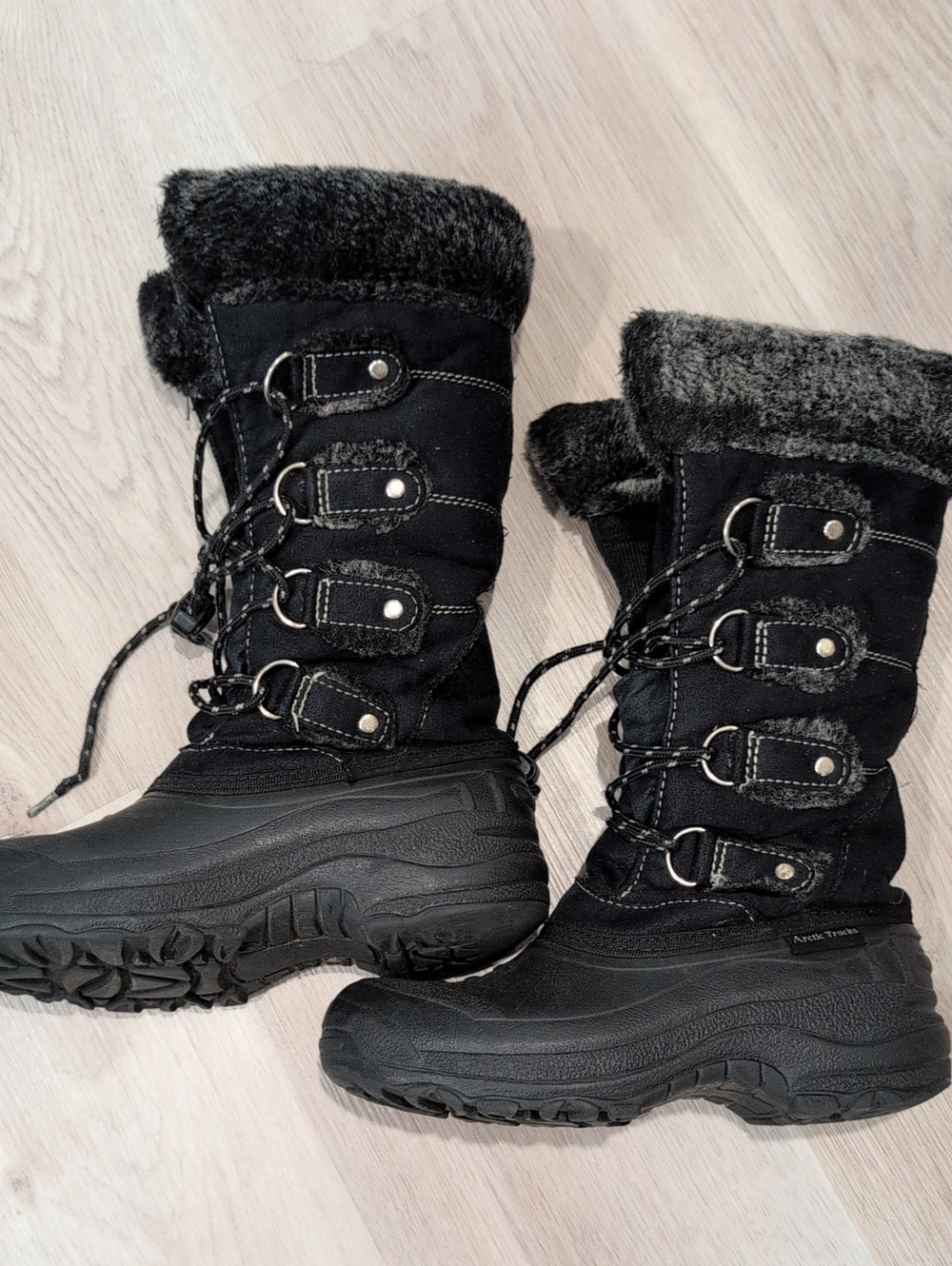 Women's Black Winter Snow Boots with Faux Fur Trim